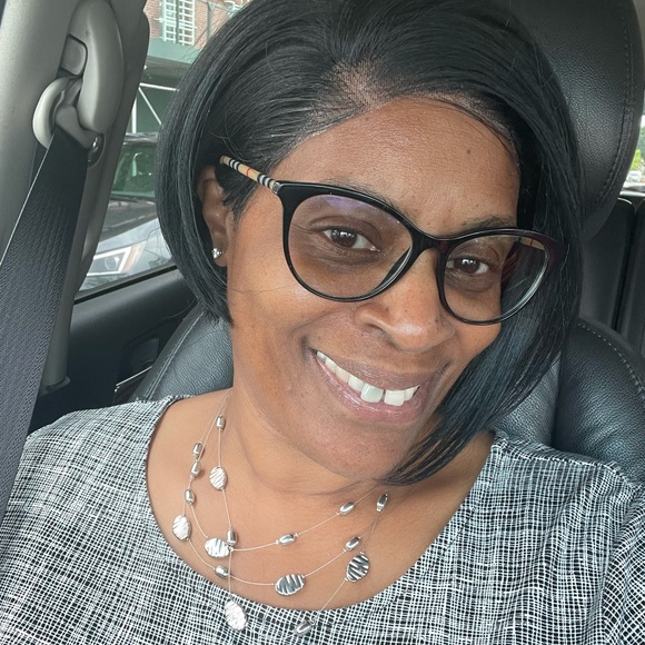 Meet your Posher, Patricia - Picture 1 of 1